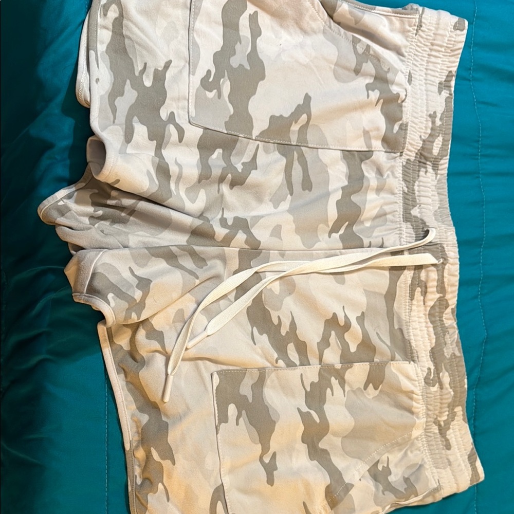 Athletic Works Gray Camo Women's Athletic Shorts